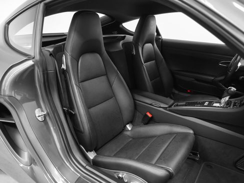 Certified 2016 Porsche Cayman S RWD image 21