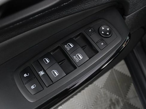 Used 2023 Jeep Cherokee Altitude Lux image 13