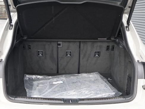 Used 2026 Porsche Macan image 24