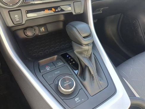 Used 2024 Toyota RAV4 XLE image 12