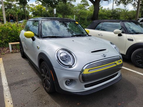 Used 2021 MINI Cooper SE w/ 6.5" Touchscreen Package FWD image 1