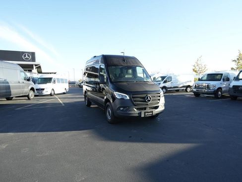 Used 2023 Mercedes-Benz Sprinter 2500 image 3