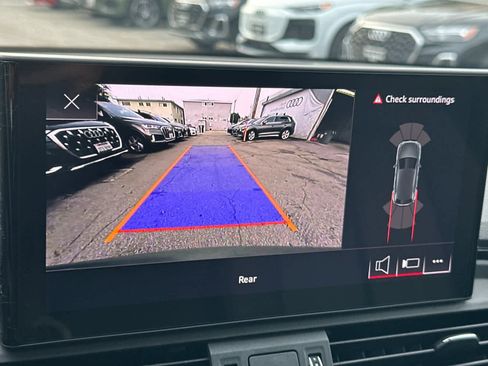 Used 2023 Audi Q5 2.0T Premium w/ Convenience Package image 19