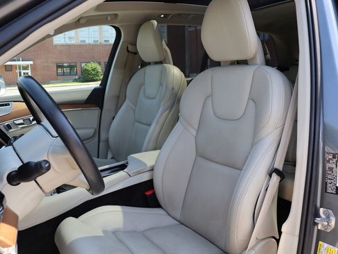 Used 2017 Volvo XC90 T6 Inscription w/ Vision Package AWD/4WD image 13