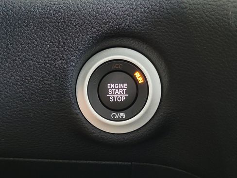 New 2026 Chrysler Pacifica Select FWD image 25