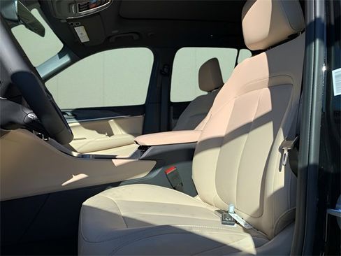 New 2025 Jeep Grand Cherokee Limited w/ Black Appearance Package image 18