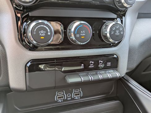New 2026 RAM 1500 Express AWD/4WD image 15