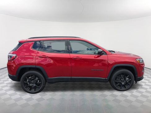 New 2025 Jeep Compass Latitude w/ Altitude Special Edition image 2