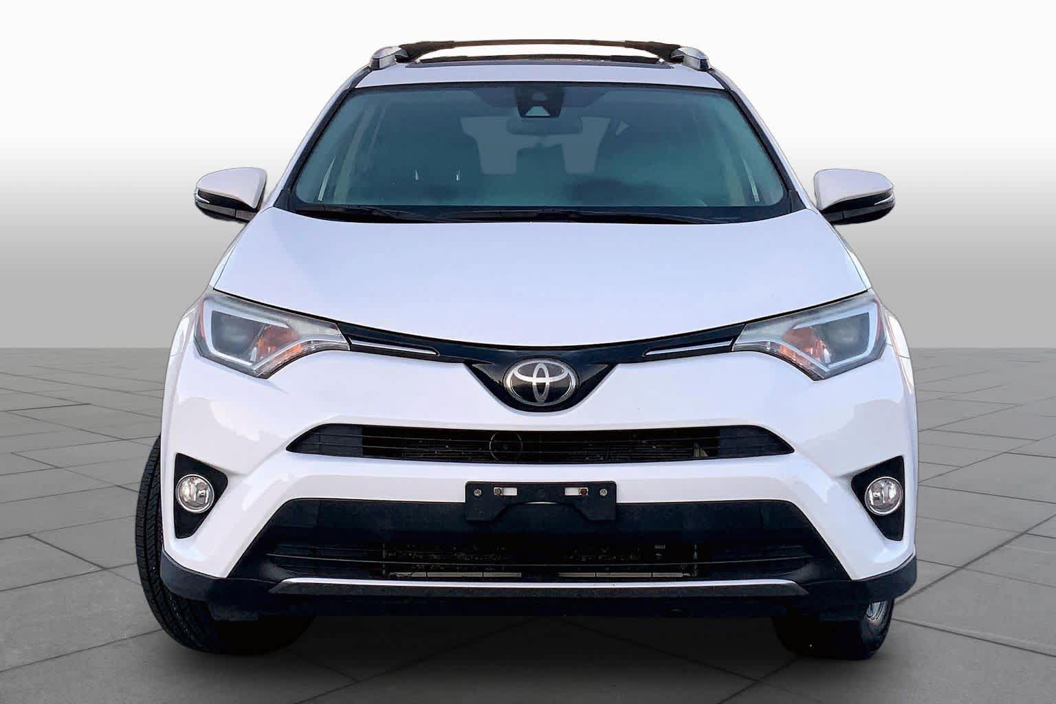 Used 2018 Toyota RAV4 XLE w/ Plus Extra Value Package AWD/4WD image 4