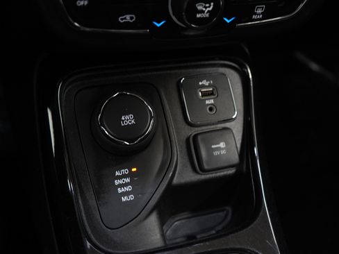 Used 2020 Jeep Compass Limited AWD/4WD image 23