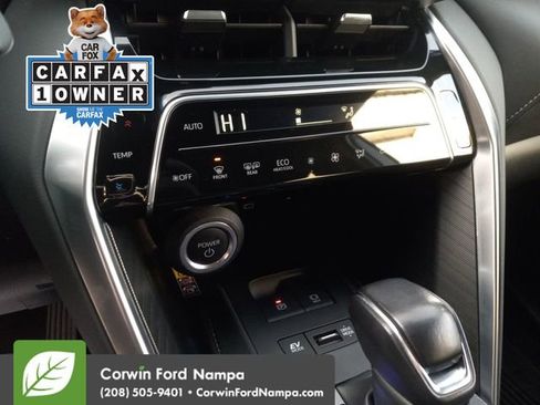 Used 2023 Toyota Venza XLE image 17