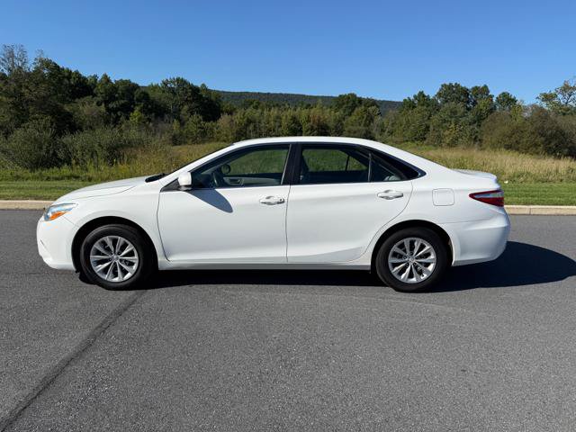 Used 2017 Toyota Camry LE FWD image 5