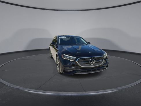 Used 2024 Mercedes-Benz E 350 4MATIC Sedan image 3