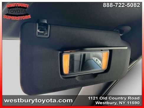 Used 2025 Chevrolet Traverse LT w/ Driver Confidence Package FWD image 30