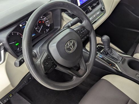 Used 2024 Toyota Corolla LE image 4
