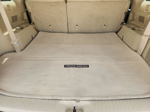 Used 2015 Toyota Highlander XLE AWD/4WD image 25