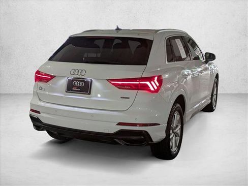 Used 2022 Audi Q3 2.0T Premium w/ Convenience Package image 5