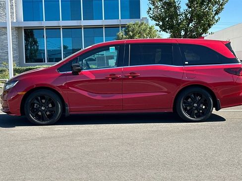 Certified 2023 Honda Odyssey Sport image 7