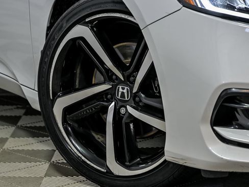 Used 2019 Honda Accord Sport image 3
