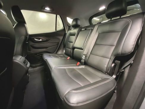 Used 2023 GMC Terrain SLT image 23