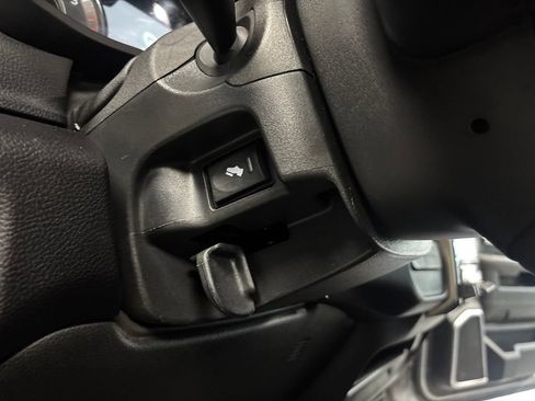 Used 2024 RAM 2500 Laramie AWD/4WD image 18
