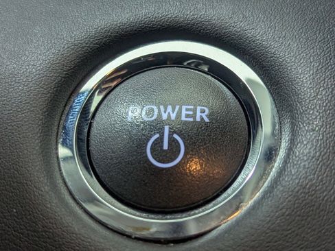 Used 2023 Toyota Highlander Bronze Edition image 32