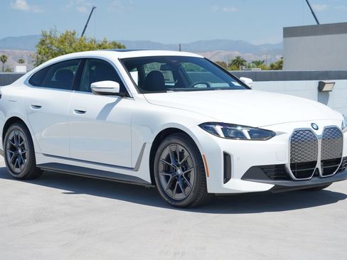 New 2026 BMW i4 eDrive40 RWD image 3