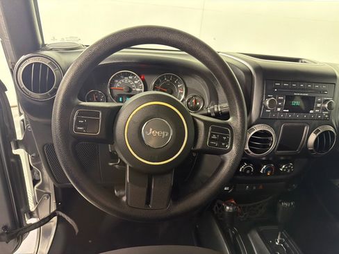 Used 2017 Jeep Wrangler Unlimited Sport AWD/4WD image 14
