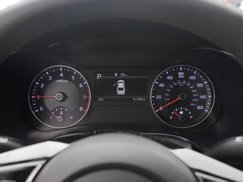 Used 2022 Kia Forte LXS FWD image 9