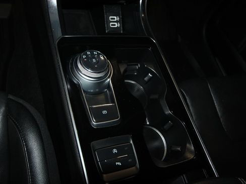 Used 2020 Ford Edge Titanium AWD/4WD image 18