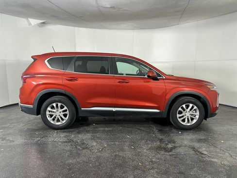 Used 2020 Hyundai Santa Fe SE w/ Cargo Package image 9