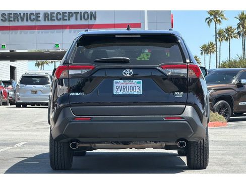 Used 2023 Toyota RAV4 XLE Premium AWD/4WD image 5