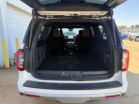 Used 2023 Ford Expedition Max Limited image 14