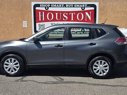 Used 2016 Nissan Rogue S image 1