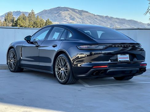 Used 2022 Porsche Panamera Platinum Edition image 3