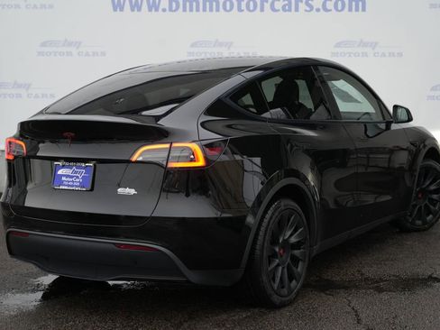 Used 2023 Tesla Model Y Long Range image 3