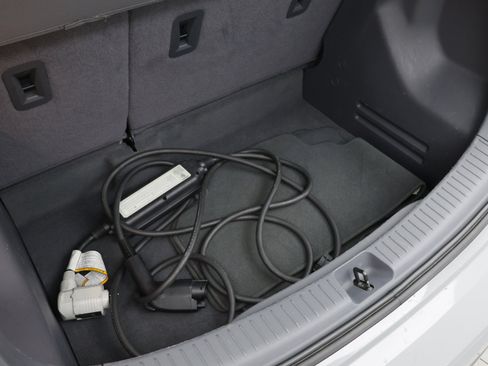 Used 2021 Chevrolet Bolt LT FWD image 36