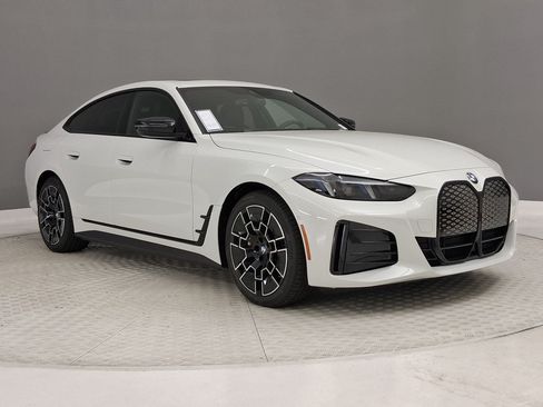 New 2026 BMW i4 eDrive40 w/ M Sport Package RWD image 5