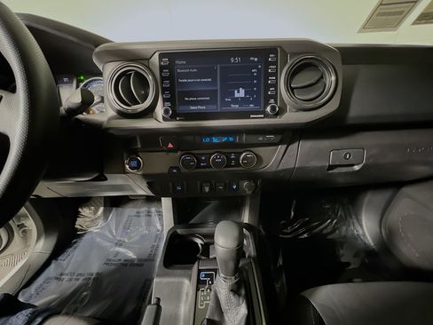 Used 2023 Toyota Tacoma TRD Sport image 25