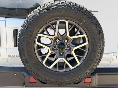 New 2026 Jeep Wrangler Unlimited Sahara AWD/4WD image 12