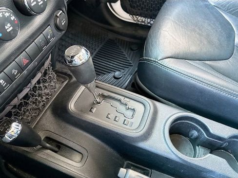 Used 2015 Jeep Wrangler Rubicon w/ Dual Top Group image 17