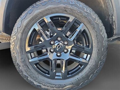 Used 2024 Chevrolet Colorado Trail Boss w/ Technology Package image 10