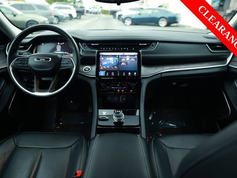 Used 2022 Jeep Grand Cherokee L Limited AWD/4WD image 24