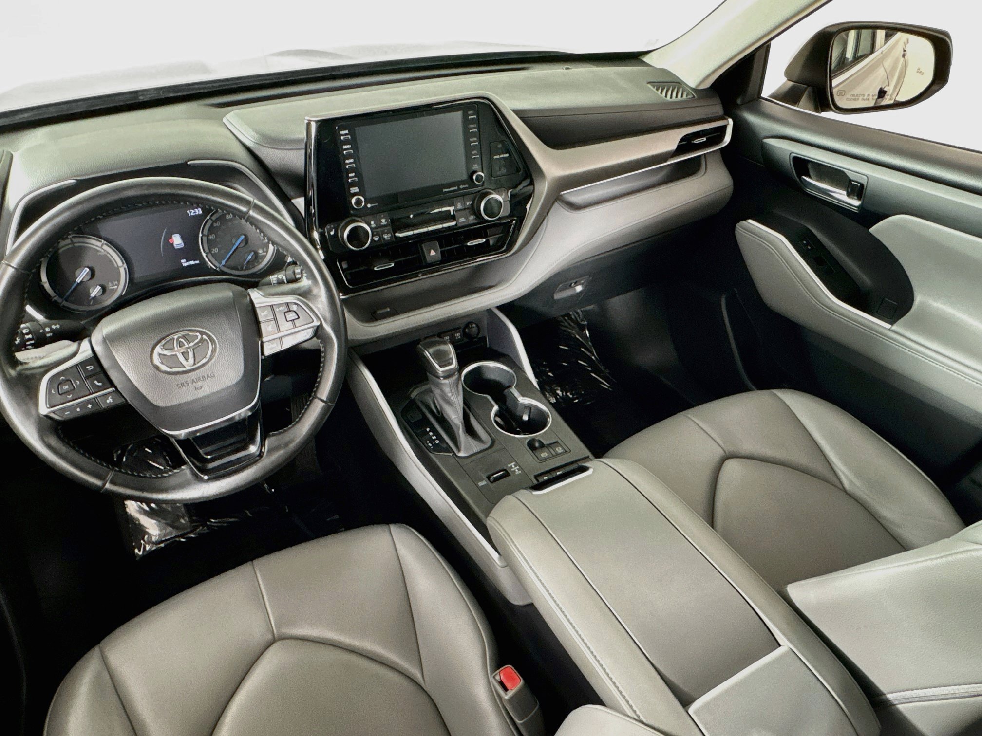 Used 2020 Toyota Highlander XLE AWD/4WD image 20