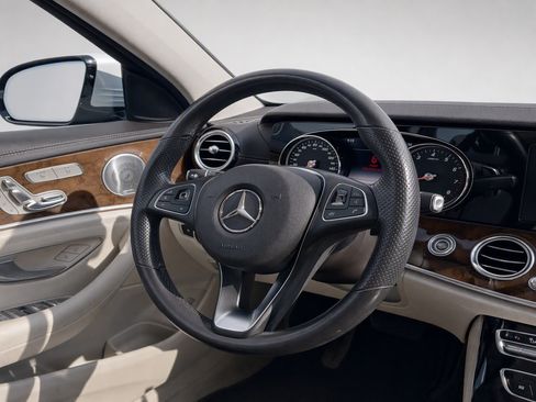 Used 2017 Mercedes-Benz E 300 4MATIC image 20