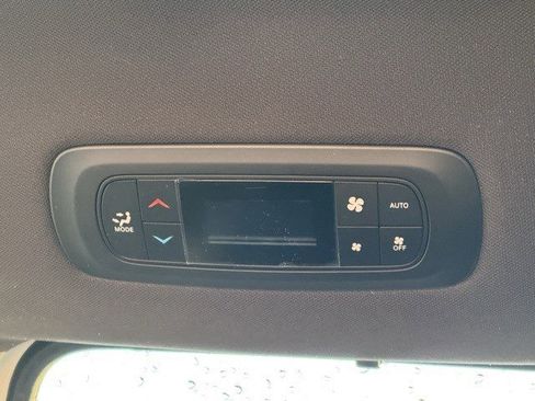 New 2026 Chrysler Pacifica Select image 32