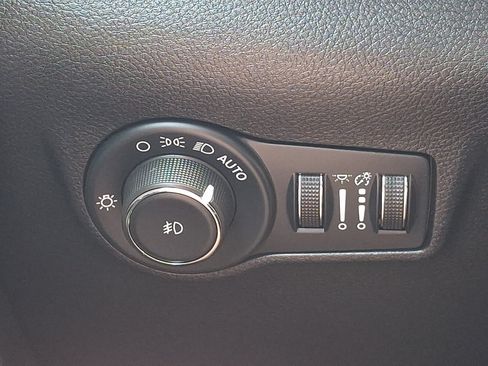 Used 2024 Jeep Compass Latitude AWD/4WD image 26