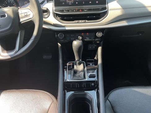 Used 2025 Jeep Compass Limited AWD/4WD image 13