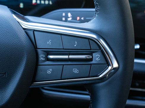 New 2026 Chevrolet Equinox LT image 17