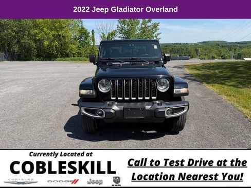 Used 2022 Jeep Gladiator Overland w/ Popular Equipment Package AWD/4WD image 2